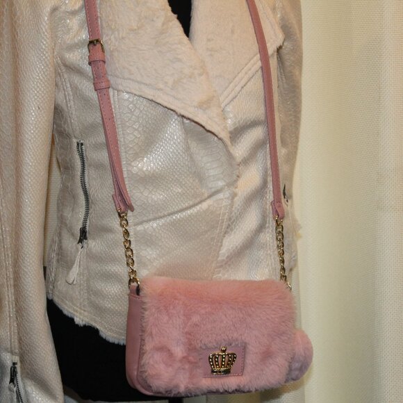 Juicy Couture CROSSBODY PINK purse furry HEART CHARM fluffy Pom Pom puff - Picture 3 of 14